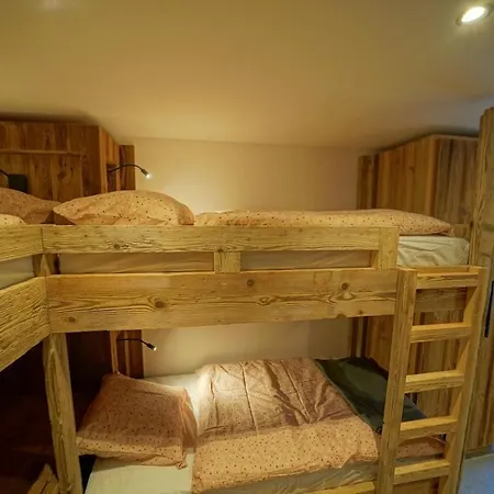 Coeur Du Village - Superbe Neuf Luxe Apartment